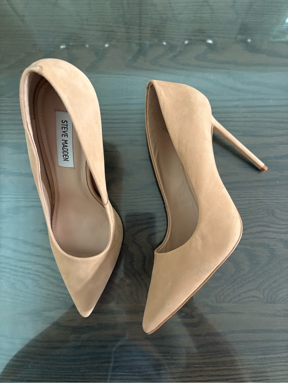 NEW Steve Madden classic nude suede pumps